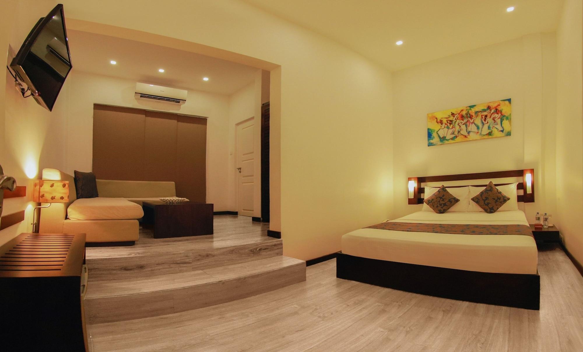 Blue Water Boutique Hotel Negombo Exterior photo