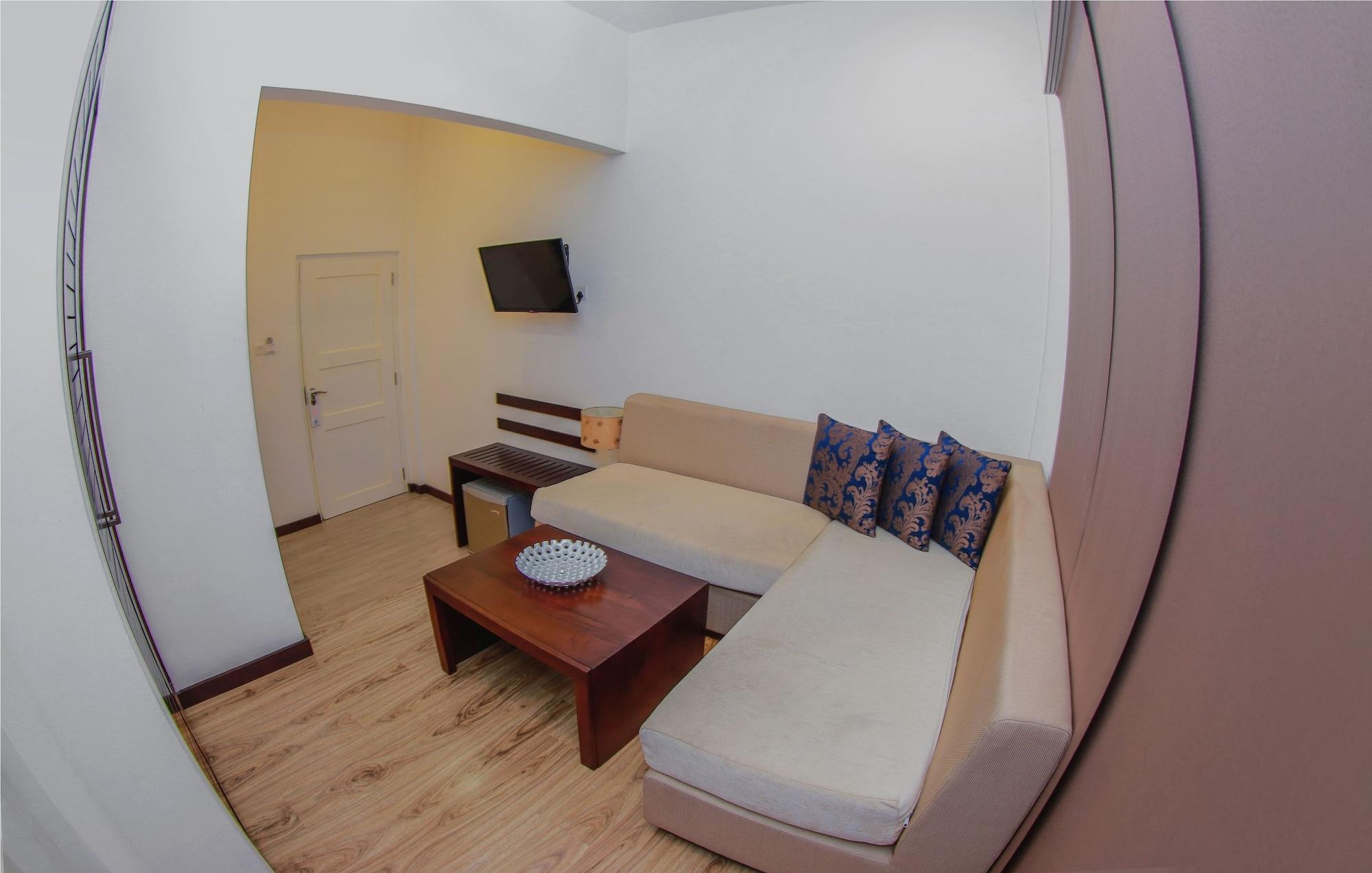 Blue Water Boutique Hotel Negombo Exterior photo