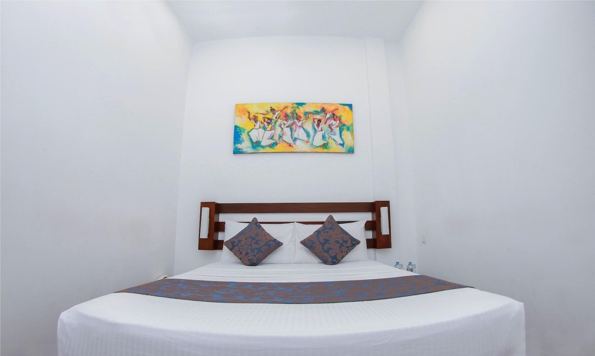 Blue Water Boutique Hotel Negombo Exterior photo