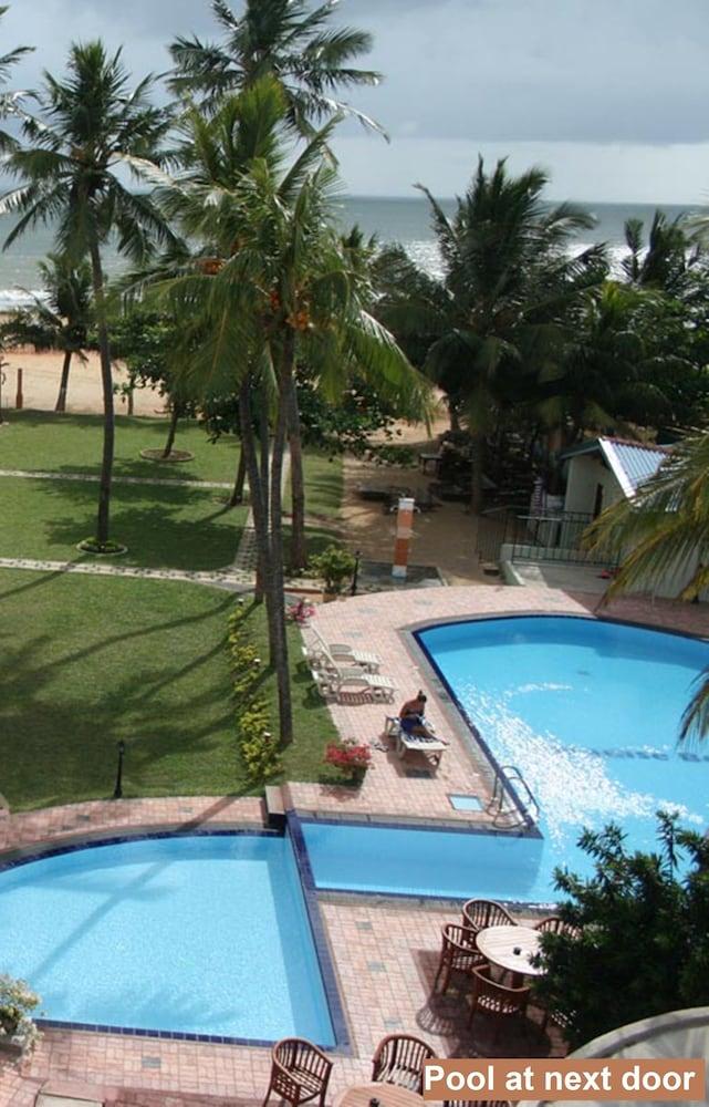 Blue Water Boutique Hotel Negombo Exterior photo
