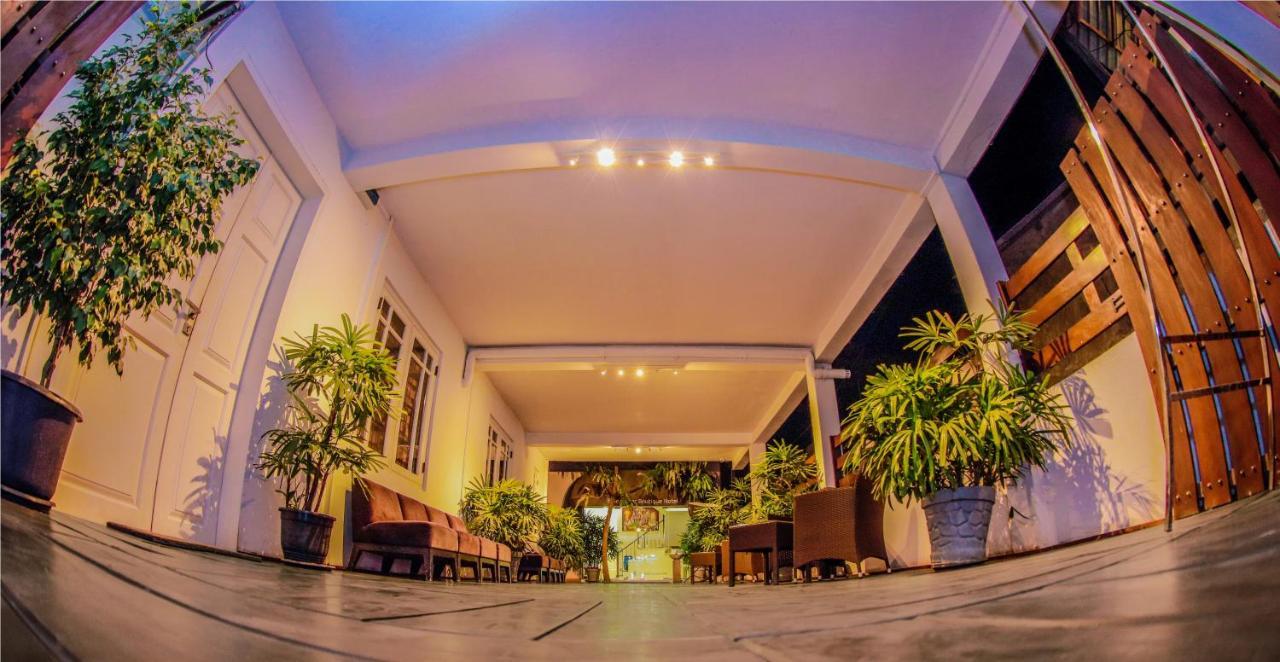Blue Water Boutique Hotel Negombo Exterior photo