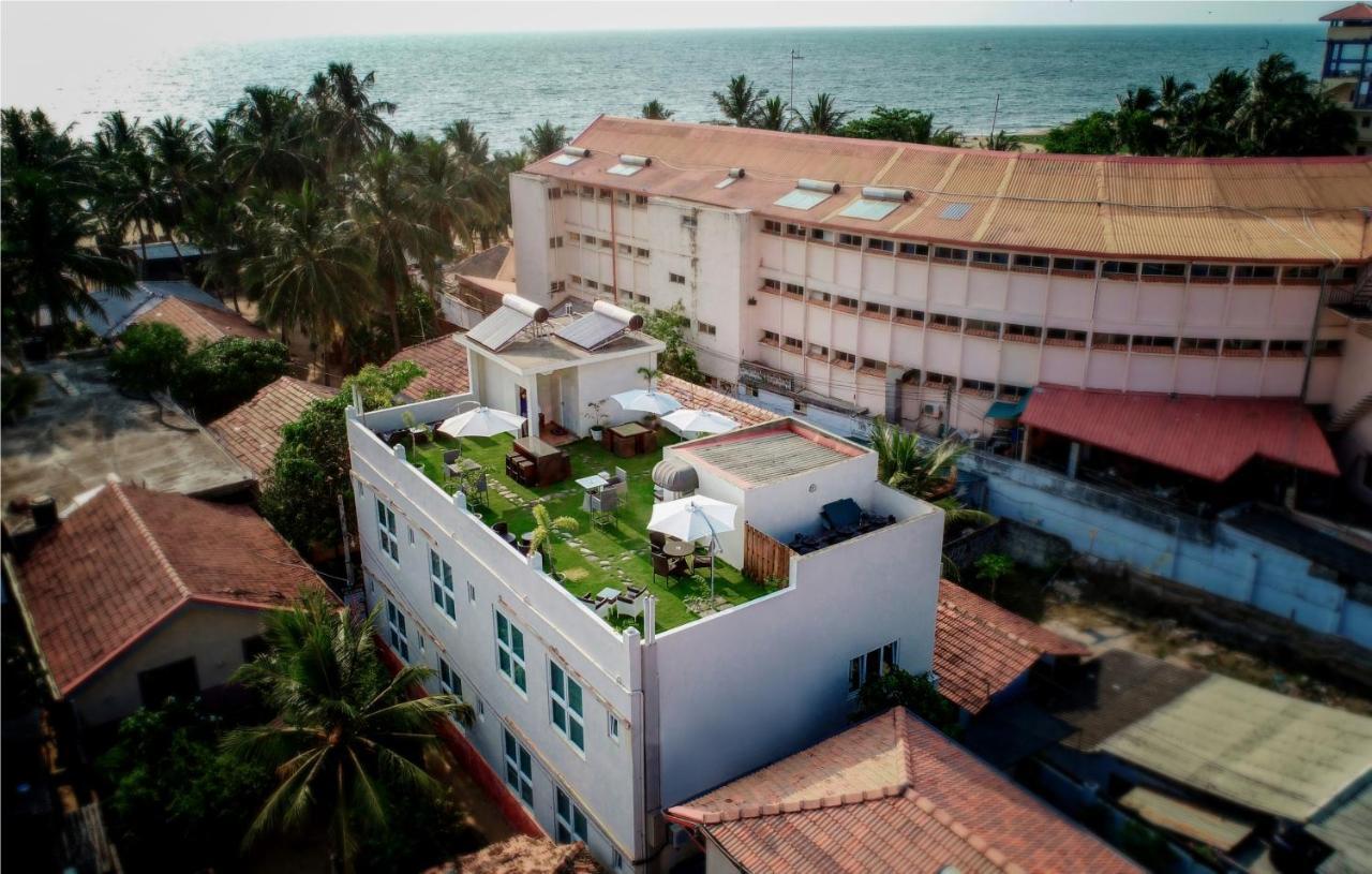 Blue Water Boutique Hotel Negombo Exterior photo
