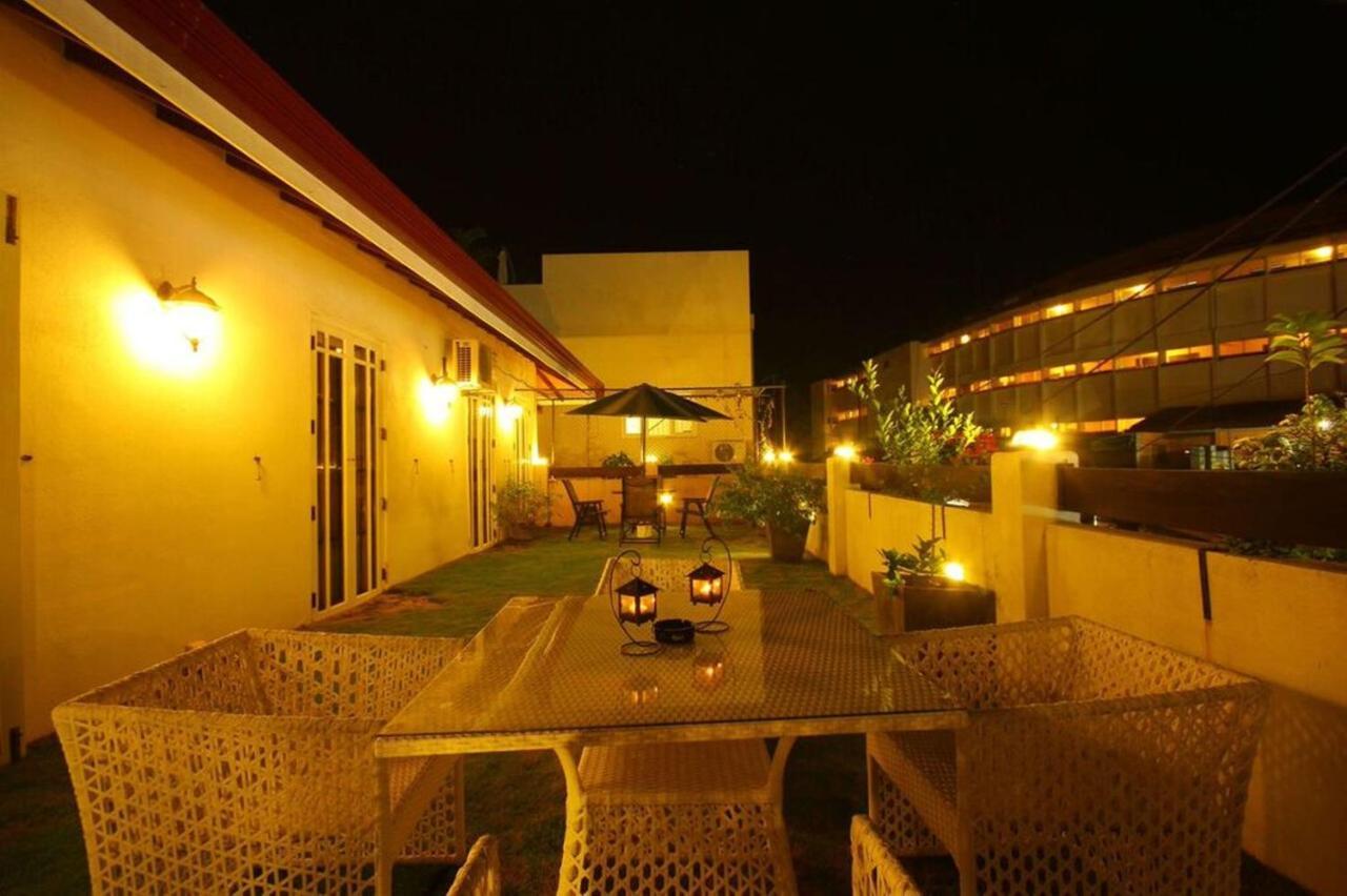 Blue Water Boutique Hotel Negombo Exterior photo