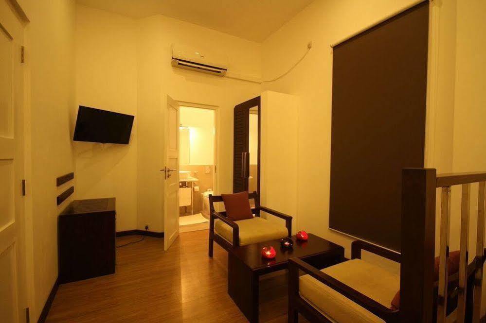 Blue Water Boutique Hotel Negombo Exterior photo